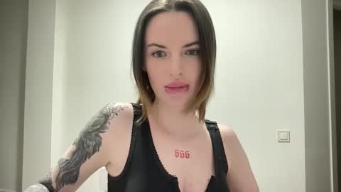 Snapshot of 1dove chatting on 10.15.25 DOVE online show from 10.15.25