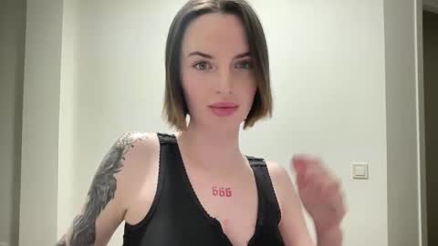 Snapshot of 1dove chatting on 10.19.25 DOVE online show from 10.19.25