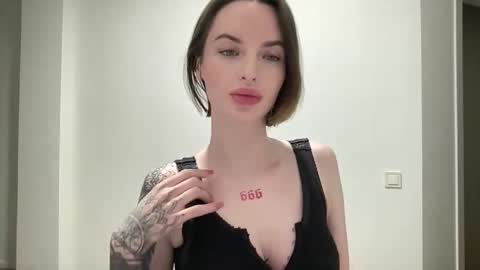 Snapshot of 1dove chatting on 10.23.25 DOVE online show from 10.23.25