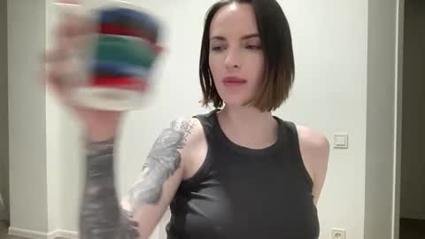 Snapshot of 1dove chatting on 11.22.25 DOVE online show from 11.22.25