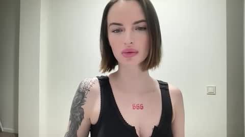 Snapshot of 1dove chatting on 12.13.25 DOVE online show from 12.13.25