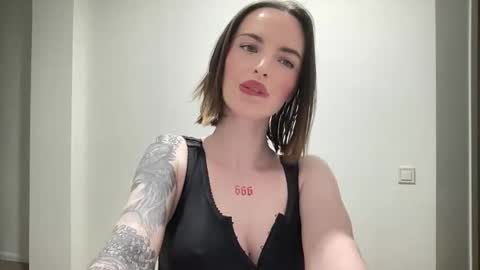 Snapshot of 1dove chatting on 02.11.26 DOVE online show from 02.11.26