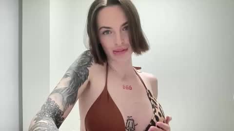 Snapshot of 1dove chatting on 03.22.26 DOVE online show from 03.22.26