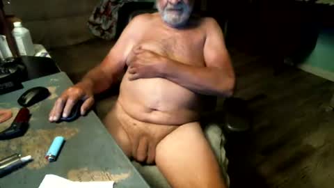Snapshot of 1handyanddee chatting on 06.18.26 1handyanddee online show from 06.18.26