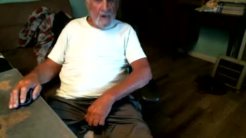 Snapshot of 1handyanddee chatting on 06.29.26 1handyanddee online show from 06.29.26