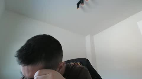 Snapshot of 1kamilkamil11 chatting on 02.17.25 kam online show from 02.17.25