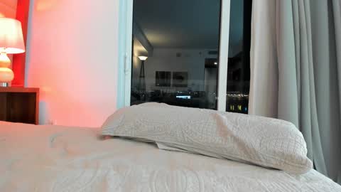 Onna online show from 12.27.24