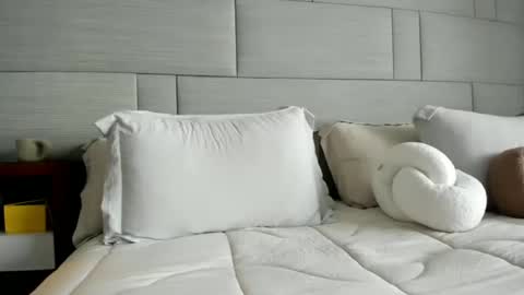 Onna online show from 09.24.25