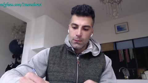 Snapshot of 1manshow11 chatting on 12.02.24 1manshow11 online show from 12.02.24