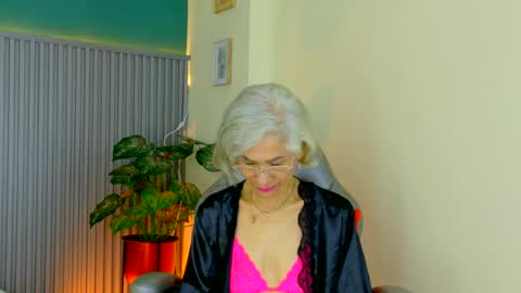 Miss Monserrate online show from 06.17.26