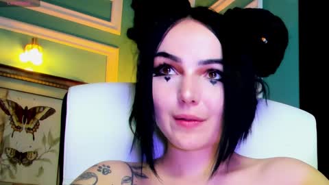 Moona  online show from 03.08.25