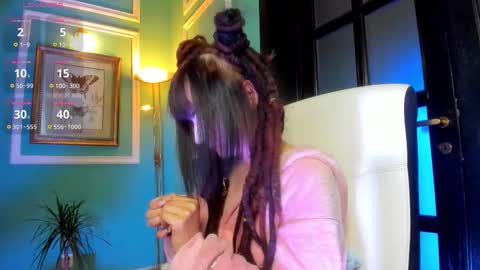 Moona  online show from 09.25.25