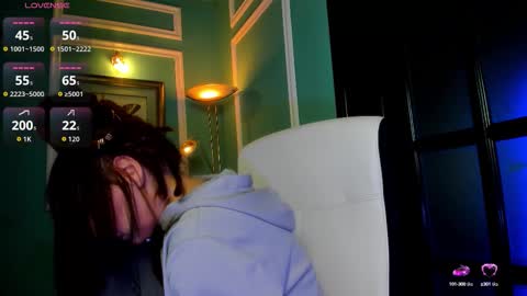 Moona  online show from 10.03.25