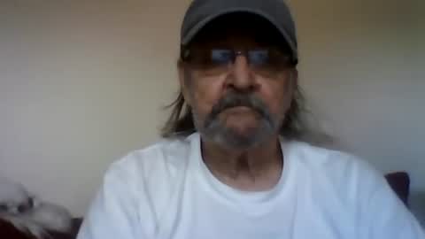 Snapshot of 1valentine chatting on 10.21.25 1valentine online show from 10.21.25