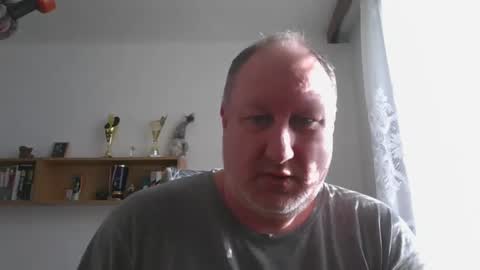 Snapshot of 1vaso chatting on 01.17.25 1vaso online show from 01.17.25