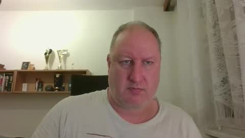 Snapshot of 1vaso chatting on 10.18.25 1vaso online show from 10.18.25