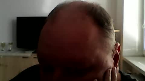 Snapshot of 1vaso chatting on 10.29.25 1vaso online show from 10.29.25