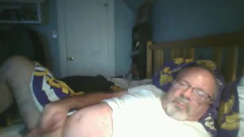 Snapshot of 2003dynawideglide chatting on 10.21.25 2003dynawideglide online show from 10.21.25