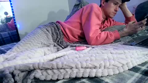 Snapshot of 21yearsy0ung9icheshung chatting on 01.19.25 AlecurClit online show from 01.19.25