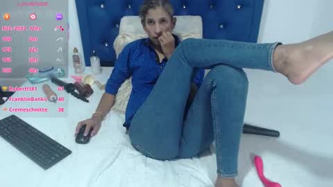 Snapshot of 27sexiyparis chatting on 12.20.25 27sexiyparis online show from 12.20.25