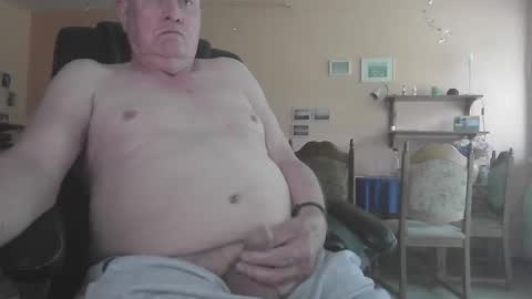 Snapshot of 29famila chatting on 10.17.25 29famila online show from 10.17.25