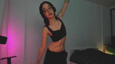 Snapshot of 2b_ chatting on 11.02.25 Sasha weekend from 14 to 27 November online show from 11.02.25