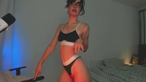 Snapshot of 2b_ chatting on 12.01.25 Sasha weekend from 14 to 27 November online show from 12.01.25