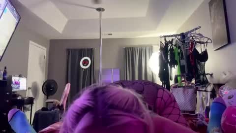 Snapshot of 2for5uncut chatting on 10.30.25 RR UnCut online show from 10.30.25