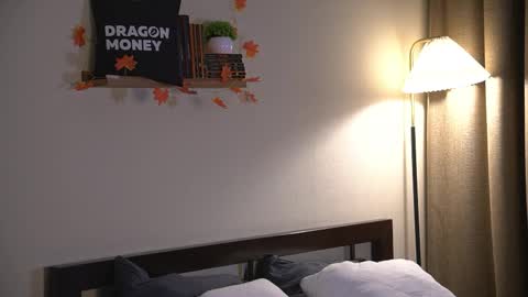 Elley  online show from 12.02.25