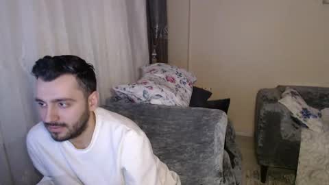 Snapshot of 2handsomeman chatting on 05.04.26 Berk online show from 05.04.26