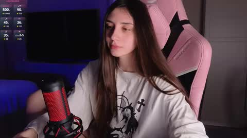 Snapshot of 2insensitive chatting on 02.24.26 Lina free control in pvt online show from 02.24.26