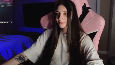 Snapshot of 2insensitive chatting on 03.15.26 Lina free control in pvt online show from 03.15.26