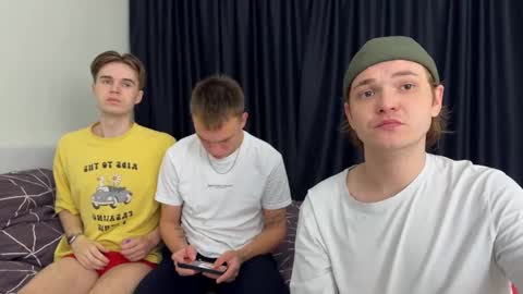 Snapshot of 2nc_ chatting on 09.09.25 Eleot online show from 09.09.25