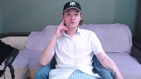 Snapshot of 2nc_ chatting on 09.12.25 Eleot online show from 09.12.25