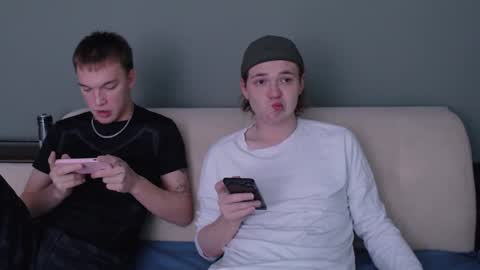 Snapshot of 2nc_ chatting on 10.05.25 Eleot online show from 10.05.25