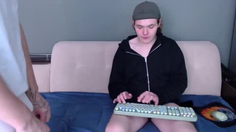 Snapshot of 2nc_ chatting on 10.09.25 Eleot online show from 10.09.25