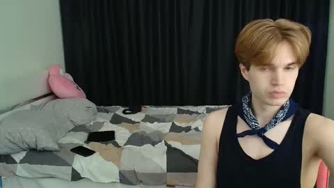 Snapshot of 2nc_ chatting on 10.31.25 Eleot online show from 10.31.25