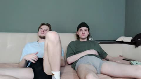 Snapshot of 2nc_ chatting on 12.04.25 Eleot online show from 12.04.25