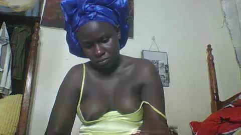 Snapshot of 2sexytea chatting on 10.22.25 2sexytea online show from 10.22.25