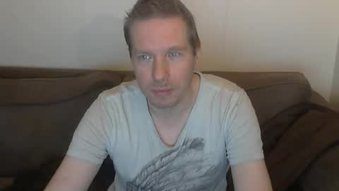 2small4you83 online show from 01.14.26