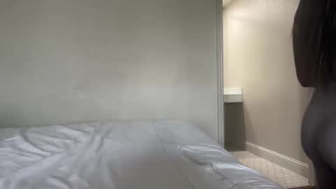 GamerBaddieLux online show from 11.14.25