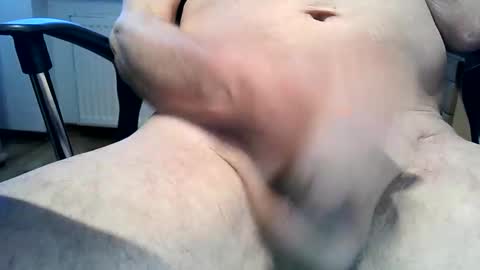 Snapshot of 35cam chatting on 11.17.25 35cam online show from 11.17.25