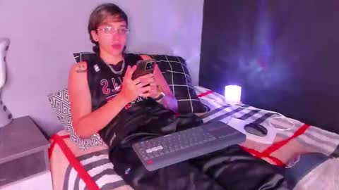 Snapshot of 360enmedallo chatting on 10.19.25 360enmedallo online show from 10.19.25