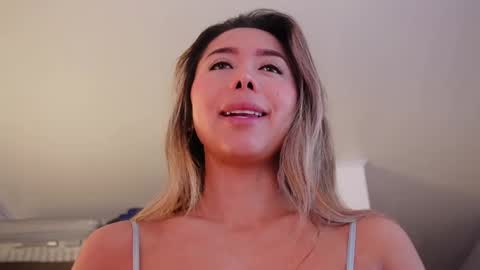 independent model online show from 05.25.26