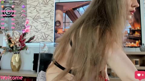 Snapshot of 3lla_rose chatting on 01.17.25 Ella online show from 01.17.25