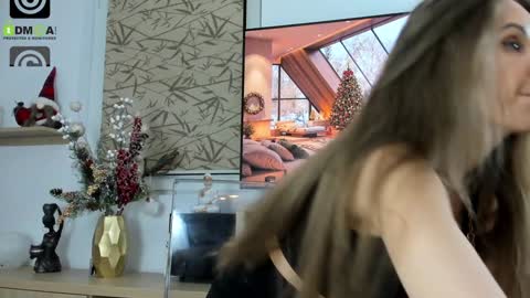 Snapshot of 3lla_rose chatting on 01.24.25 Ella online show from 01.24.25