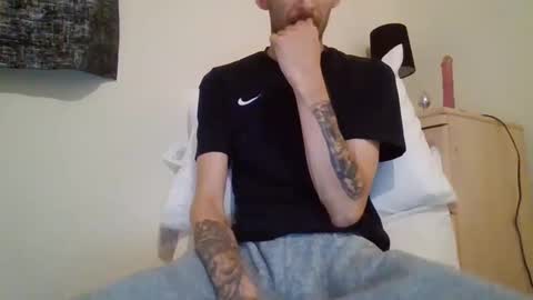 Snapshot of 420feetloverr420 chatting on 09.22.25 420feetloverr420 online show from 09.22.25