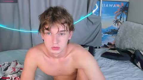 Snapshot of 4ever_dude chatting on 09.21.25 Andrew online show from 09.21.25