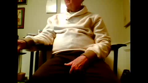 Snapshot of 4uguys chatting on 12.18.24 4uguys online show from 12.18.24