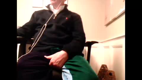 Snapshot of 4uguys chatting on 01.01.25 4uguys online show from 01.01.25